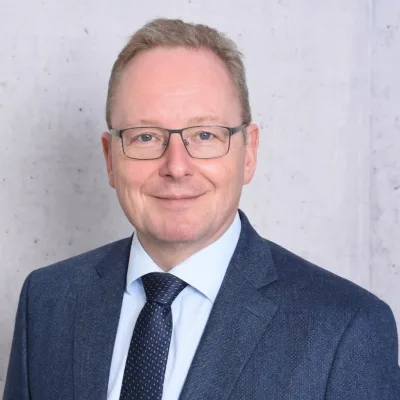Dr. Alexander von Unwerth
